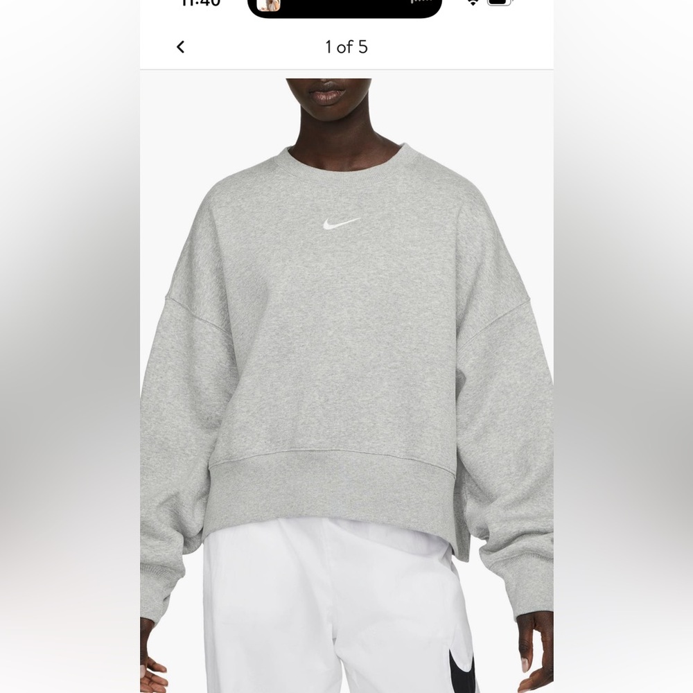 CLEAR OUT SALE Nike sweater